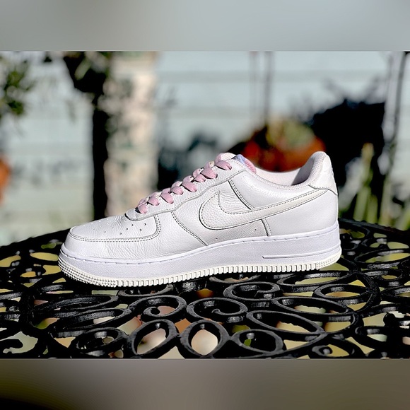 Nike — White x Pink Customized Air Force 1s - Picture 4 of 7